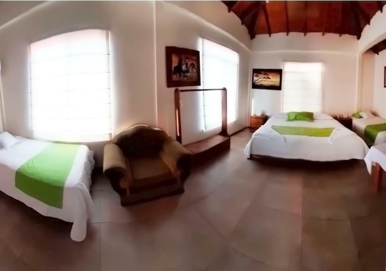 Hotel San Vicente Galapagos ปวยร์โต วิลยามิล ภายนอก รูปภาพ